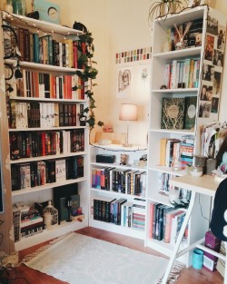 colourmyworld:  Rearranged my shelves 