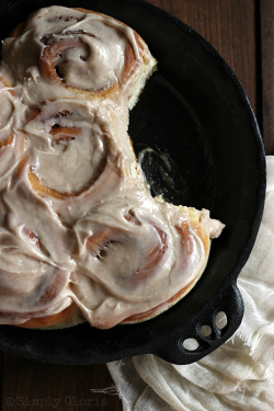 verticalfood:  Quick and Easy Cinnamon Rolls 