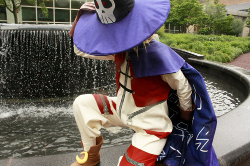 lithefider:  minomotu:  Wizardmon : Digimon  Anime Boston 2013 ================================ Wizardmon : Photographer Shoot part 1 of my wonderful friend Mary in her Wizardmon at AB 2013.  I saw this person and geezus they were amazing…Ilu Wizardmon!