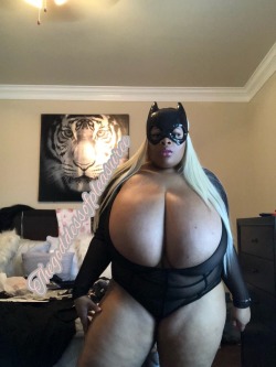 therealyellagoddess:  I’ll keep it simple baby 🤩  FAT CAT