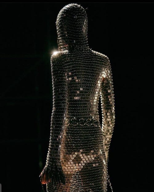 thisobscuredesireforbeauty: Paco Rabanne, Fall 2020.Source