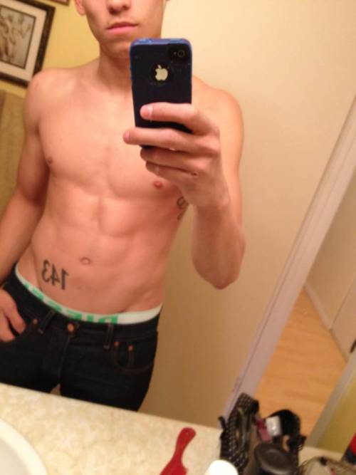 srt8guyssexting:  follower ask follower receive sometimesâ€¦.you owe me one â€¦.all live pics ya!!!!!! he was horny    20 yo