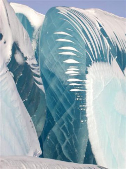 willowfae82:  coolthingoftheday:    Half-melted ice formations