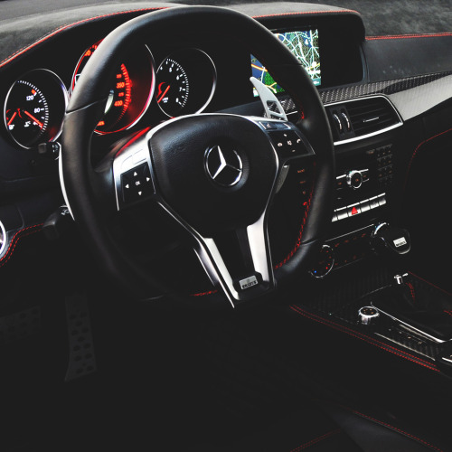 drivingbenzes:  Mercedes-Benz Brabus E 850 6.0 BiTurbo 