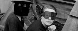 pentauroi:  Lee Miller, Brandschutzmasken, London, England, 1941