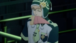 gayaoba:  LOOK AT THIS CHILD HOLDING HIS CREPE IN HIS MOUTH WHILE