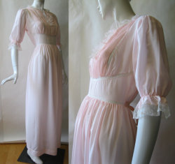 satinworshipper:  1970s Barbizon pale pink pintucked nightgown