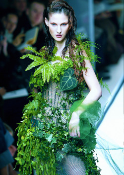 vl4da:  Bride at Jean Paul Gaultier Haute Couture Spring 2002.