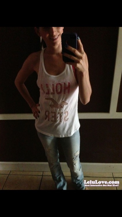 Who loves Hollister?? :) http://www.lelulove.com Pic