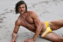 sportybulges:  Watch now the hottest sport bulges: guys wearing