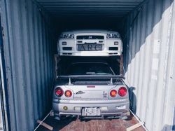 azearr: GT-R Delivery
