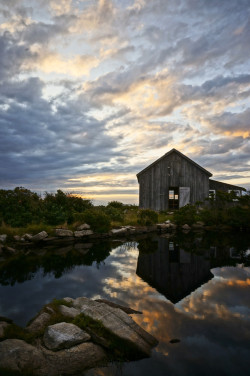 travelingcolors:  Star Island | New Hampshire (by Guy Biechele)