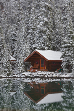 de-preciated:  Rustic Cabin of Lake O’Hara Lodge in Snow by