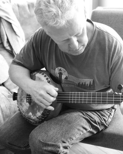 <p>Scenes from Friday… #nashvilleclawhammercamp #banjo #oldtime #ozarkbanjos #gourdbanjo  (at Fiddlestar)<br/>
<a href="https://www.instagram.com/p/BwKlBZZl6Z3/?utm_source=ig_tumblr_share&igshid=1g3haebgxn3pn">https://www.instagram.com/p/BwKlBZZl6Z3/?utm_source=ig_tumblr_share&igshid=1g3haebgxn3pn</a></p>