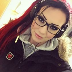 starfucked:  🤓✌🏼💕 I have glasses 🙊 Just never wear