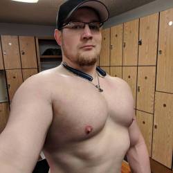 ironwothan:  Chest day pump. Haven’t been to the gym in 7 days