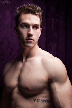 prazermasculino:  (via Romain Labard: Purple Nightmare. Mateo