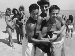 coolkidsofhistory:  3 Guys, 3 Girls, Jones Beach, 1989