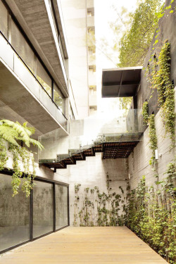 life1nmotion:  Beautiful Apartment Building: CB71 / La Proyectería