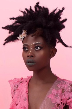 nnekbone:Ghanaian Afrobeat and jazz singer, Jojo Abot.