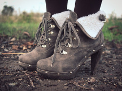 hellohighheels:  Hello High HeelsHelloHighHeels2.com