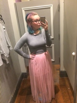 mybody-myconsent:  I really loved this outfit but the skirt made