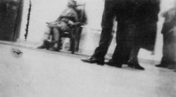 gnosisetmortuum:  First photograph of an electric chair execution.