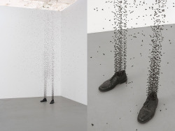 limagerie:  Antonio Paucar - Shoes that break the silence, 2009.