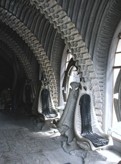 neuromaencer:  interior of the h.r.giger bar by smoses