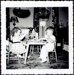 fifties-sixties-everyday-life:  Having a tea party, 1950s.