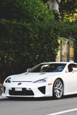 italian-luxury:  Lexus LFA         TS: 202 MPH     HP: