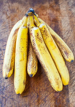 vegan-yums:  Strawberry Banana Pineapple Smoothie 