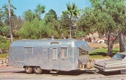 vintage-trailer:  Silver Streak