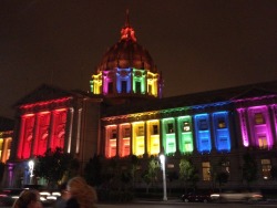 tobuscus-is-my-time-lord:  City Hall in San Francisco, CA tonight