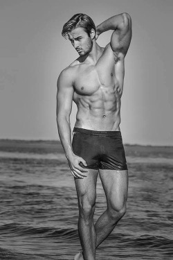 hnbw:  michel giroux  hombres naturales |  follow us in black