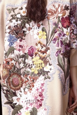 skaodi: Details from Christian Dior Haute Couture Fall/Winter