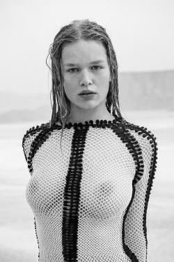 vogue-at-heart:  Anna Ewers for Stern Mode Magazine, Spring/Summer