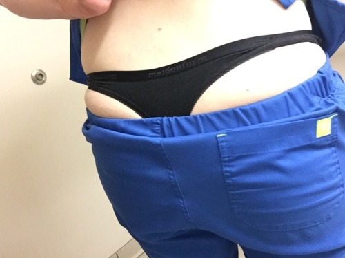 sexonshift:  A tease shot sent to me. #submission #sexynurrse #scrubsA cheeky little pic…  nice.
