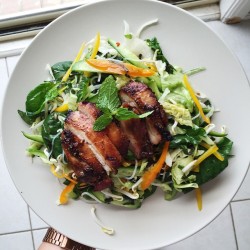 Rôti grilled chicken with a Vietnamese style salad #chefTee