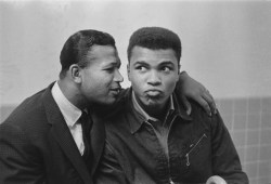 twixnmix:   Muhammad Ali with Sugar Ray Robinson before his fight