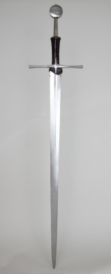 met-armsarmor: Hand and a Half Sword, Arms and ArmorMedium: Steel,