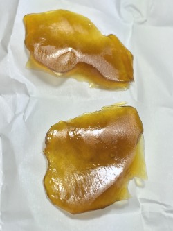 dabkittenpey:  kosher kush wax. indica. killer transparency and