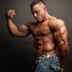 deegle4muscle:  Anthony Sciaretta - New tattoo on his arm