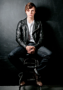 fionagoddess:  Evan Peters by Mike Ruiz for EMMY Magazine. 