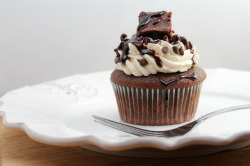gastrogirl:  chocolate cupcake with cookie dough frosting and