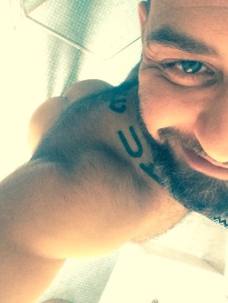 armexicanos:  Ready for shower…