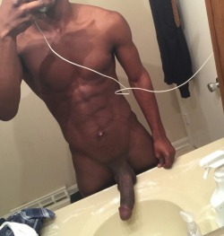 pullback718:  Bathroom celfie