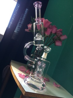 allmylovejuli:  yourcrazyallthetime:  Meet my new bong! 