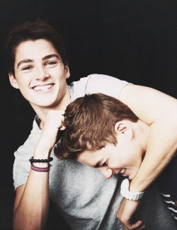 evaaablog:  || harries || sur We Heart It. http://weheartit.com/entry/80226748/via/Enanas_