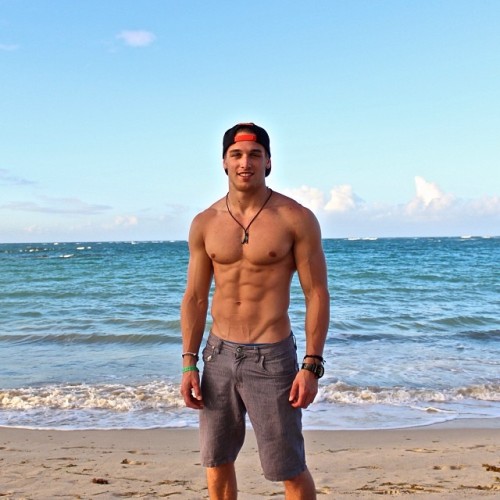 officialmarcfitt:  Enjoying the nice weather here in the Dominican Republic. The people here are awesome, and I’ve been working out for 40 minutes every day, I just love it! I wish you all a great evening. :) #beach #sixpack www.marcfitt.com
